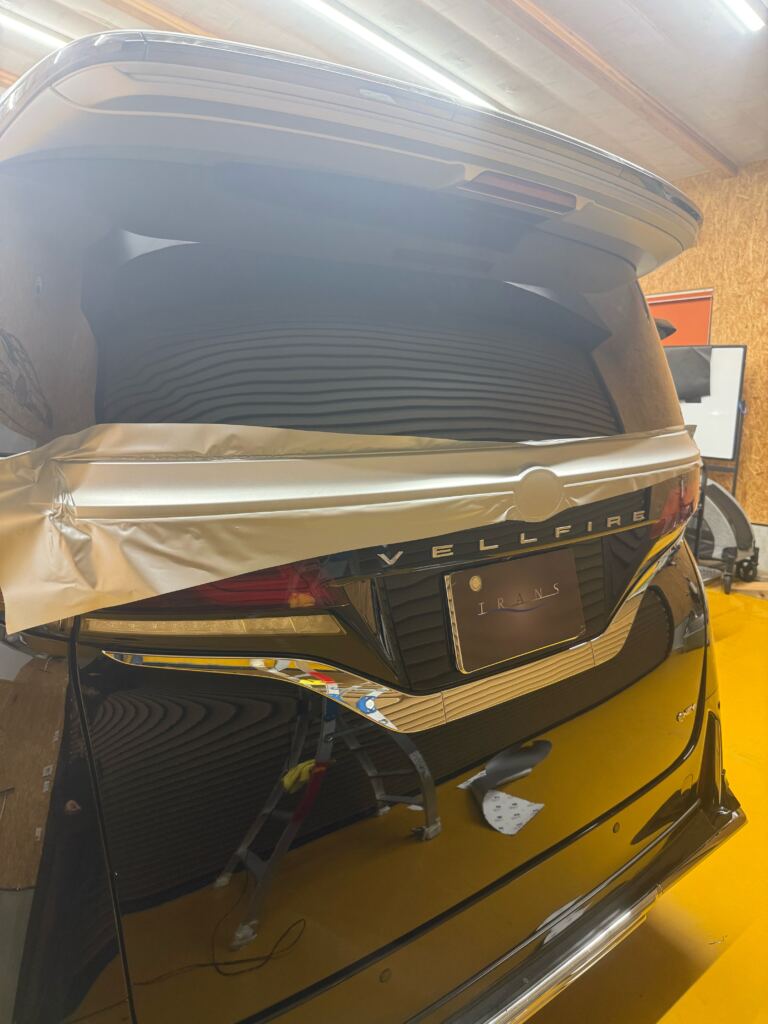 トヨタ ヴェルファイア 施工中 3