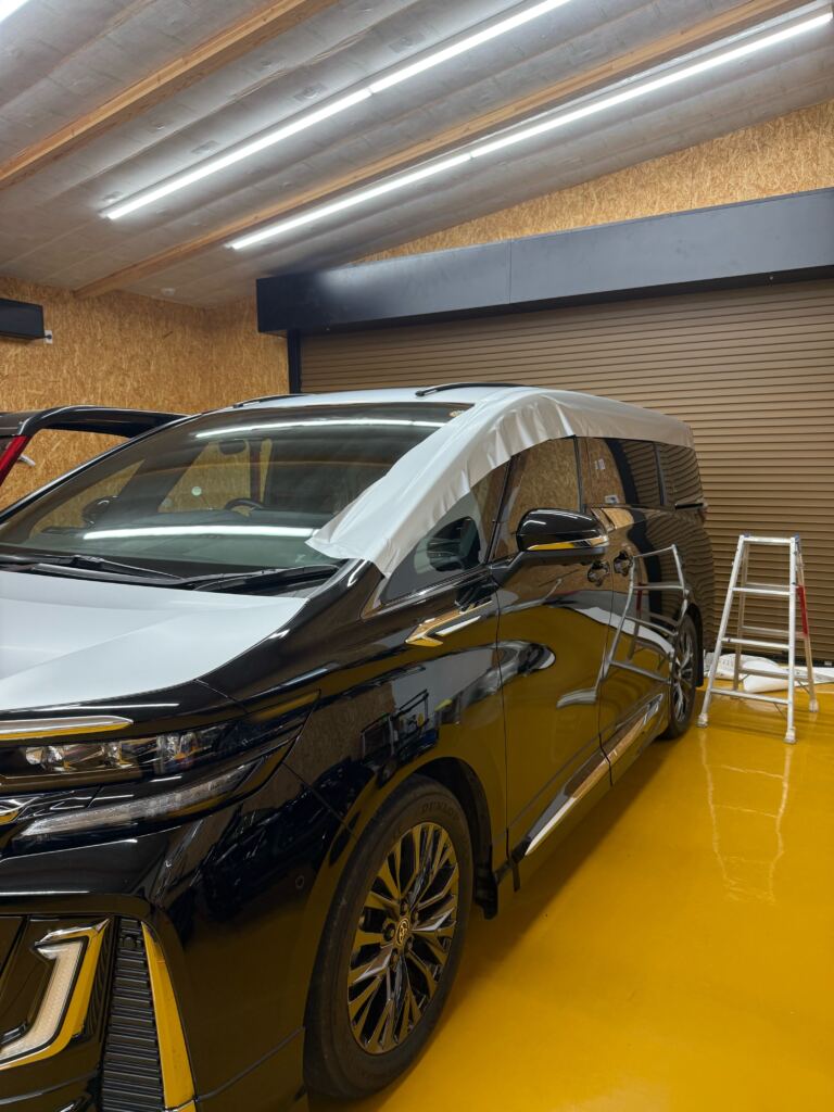 トヨタ ヴェルファイア 施工中 1